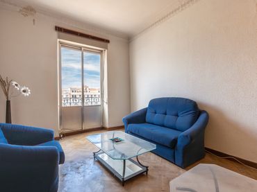 Flat with balcony for sale in Calle del Tutor