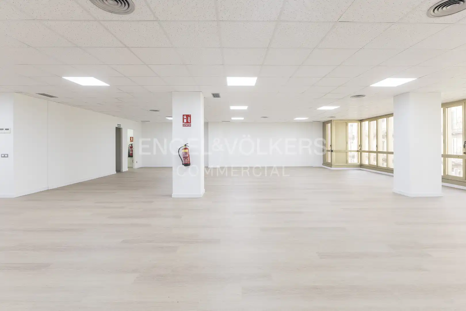 Office for rent in Barcelona  with Air Conditioner and Heating