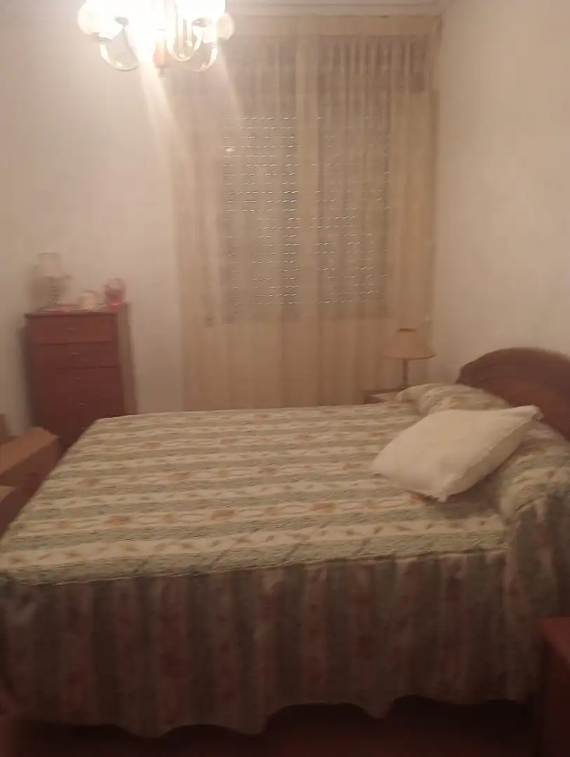 Habitación de Casa o chalet en venta en  Logroño con Calefacción, Jardín privado y Terraza