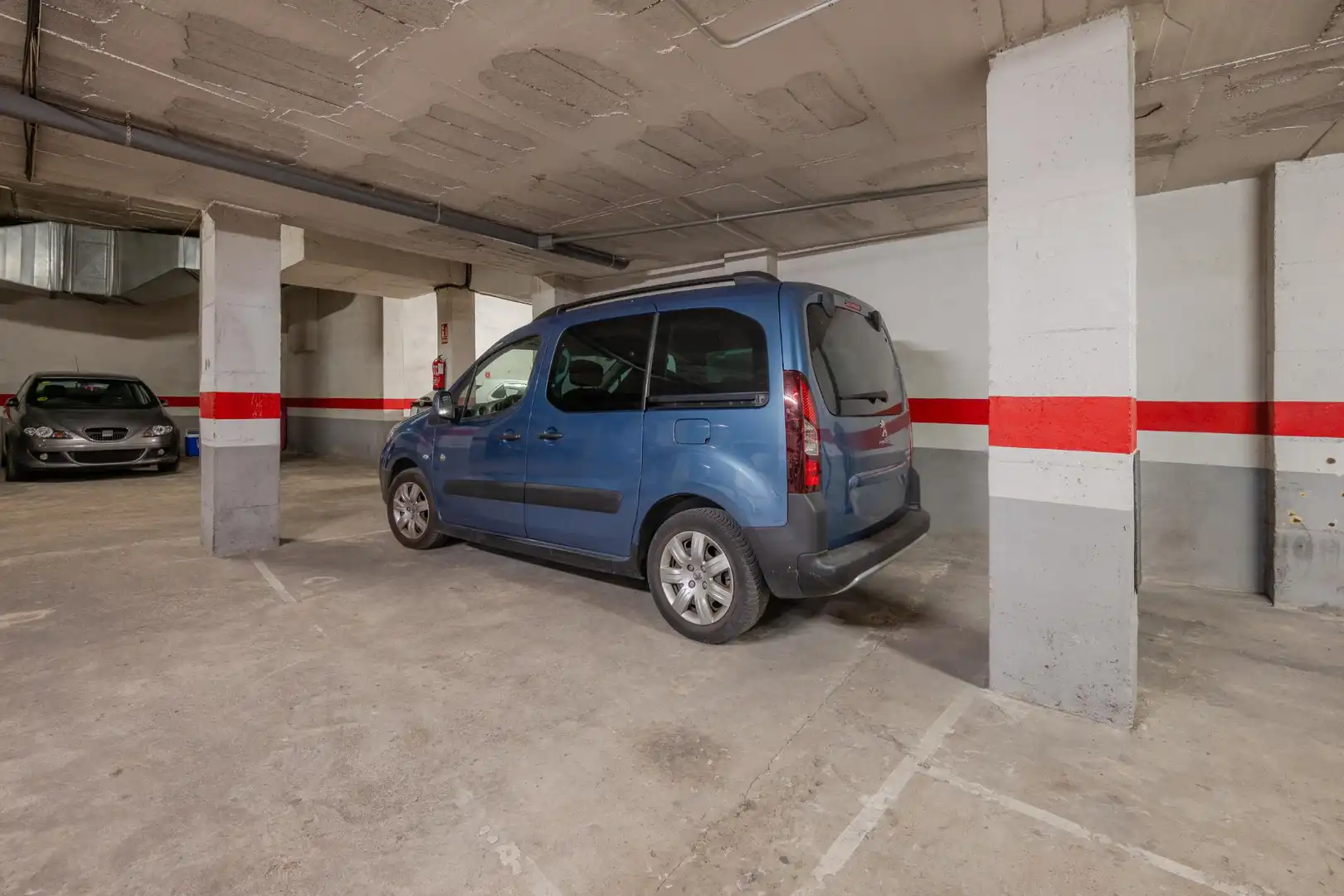 Aparcament de Apartament en venda en Girona amb Calefacció, Terrassa i Balcó