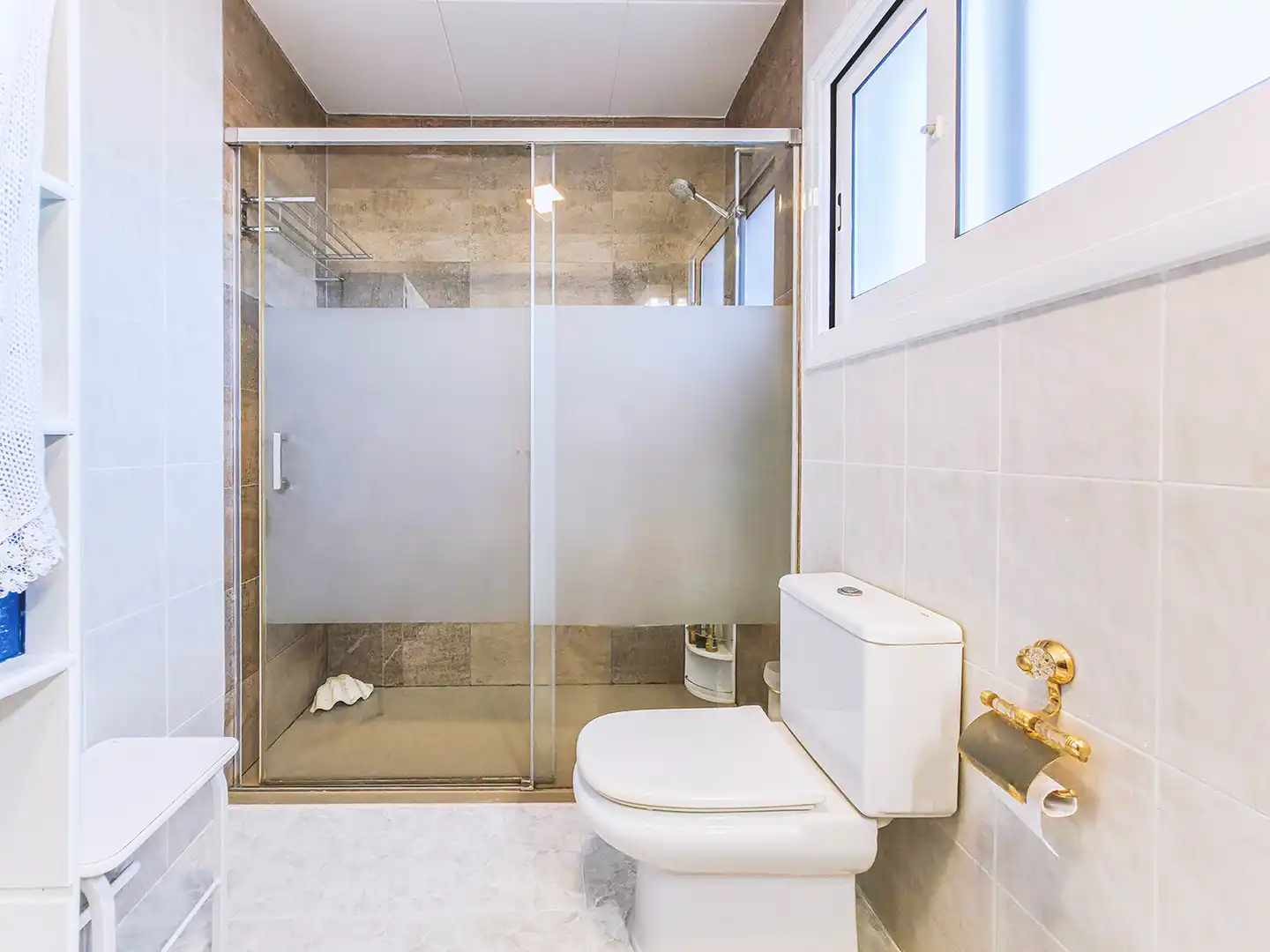 Badezimmer von Haus oder Chalet zum Verkauf in Sant Cebrià de Vallalta mit Heizung, Privatgarten und Terrasse