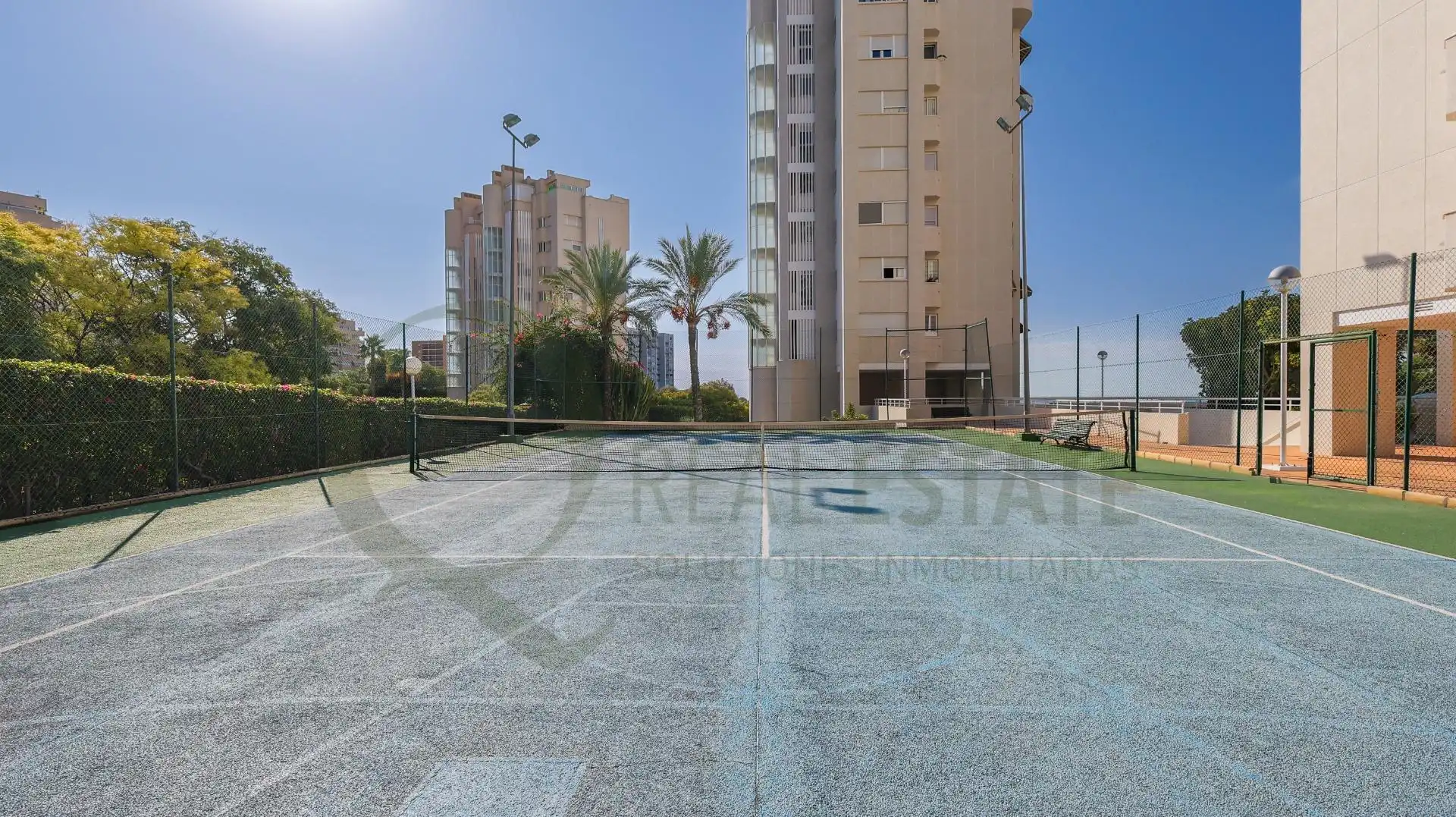 Terrasse von Dachboden zur Miete in Alicante / Alacant mit Klimaanlage, Privatgarten und Terrasse