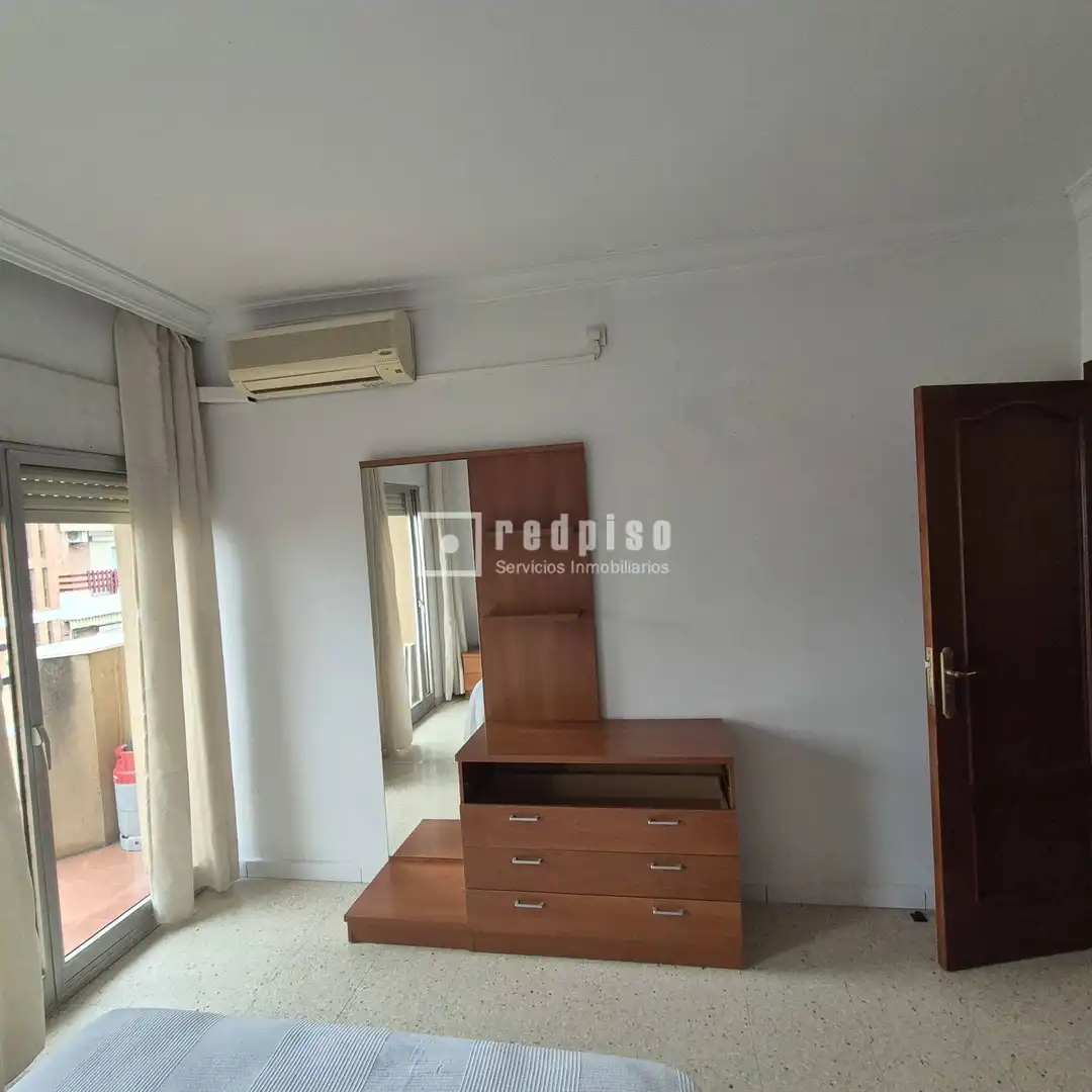 Bedroom of Flat for sale in Sevilla  with Air Conditioner, Heating and Terrace