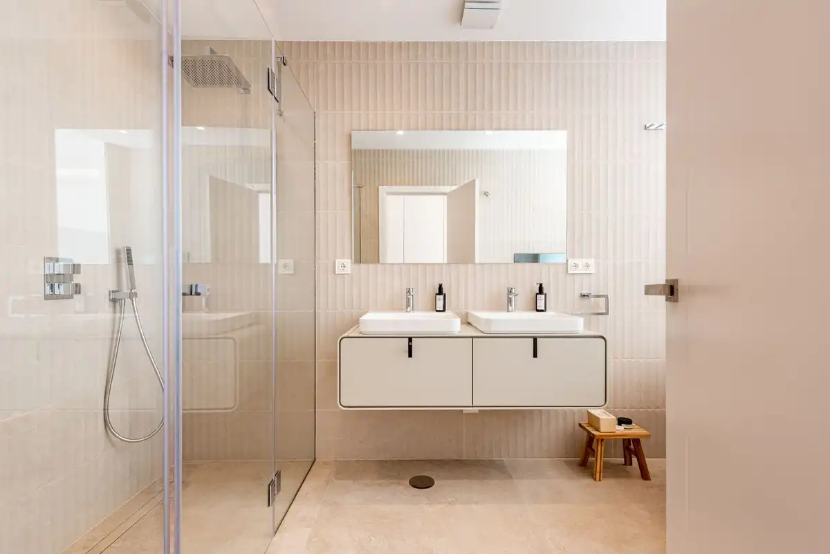 Bathroom of Detached homes for sale in Marbella  with Air Conditioner, Terrace and Community pool