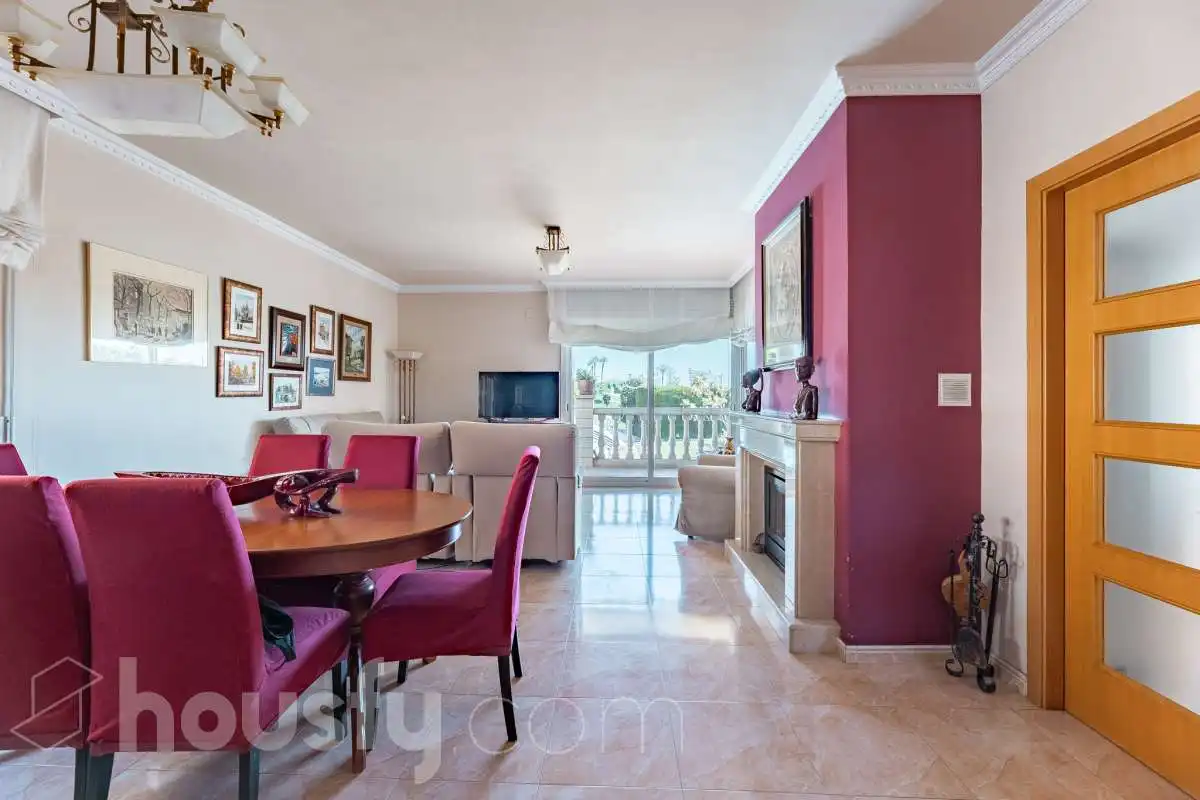 Comedor de Casa o chalet en venta en Calafell con Aire acondicionado, Calefacción y Jardín privado
