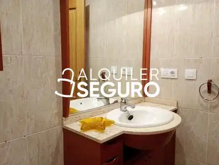 Bathroom of Flat for rent in Oleiros  with Heating and Furnished