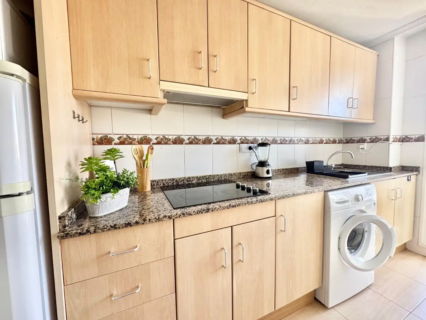 Cocina de Apartamento de alquiler en Torrevieja con Aire acondicionado, Calefacción y Amueblado