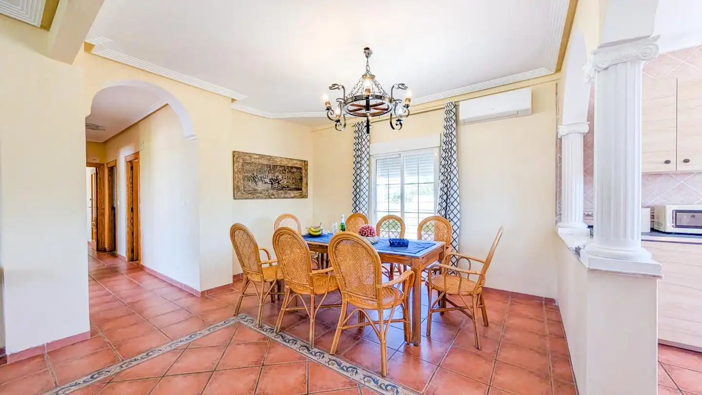 Menjador de Casa o xalet en venda en Elche / Elx amb Aire condicionat, Jardí privat i Terrassa