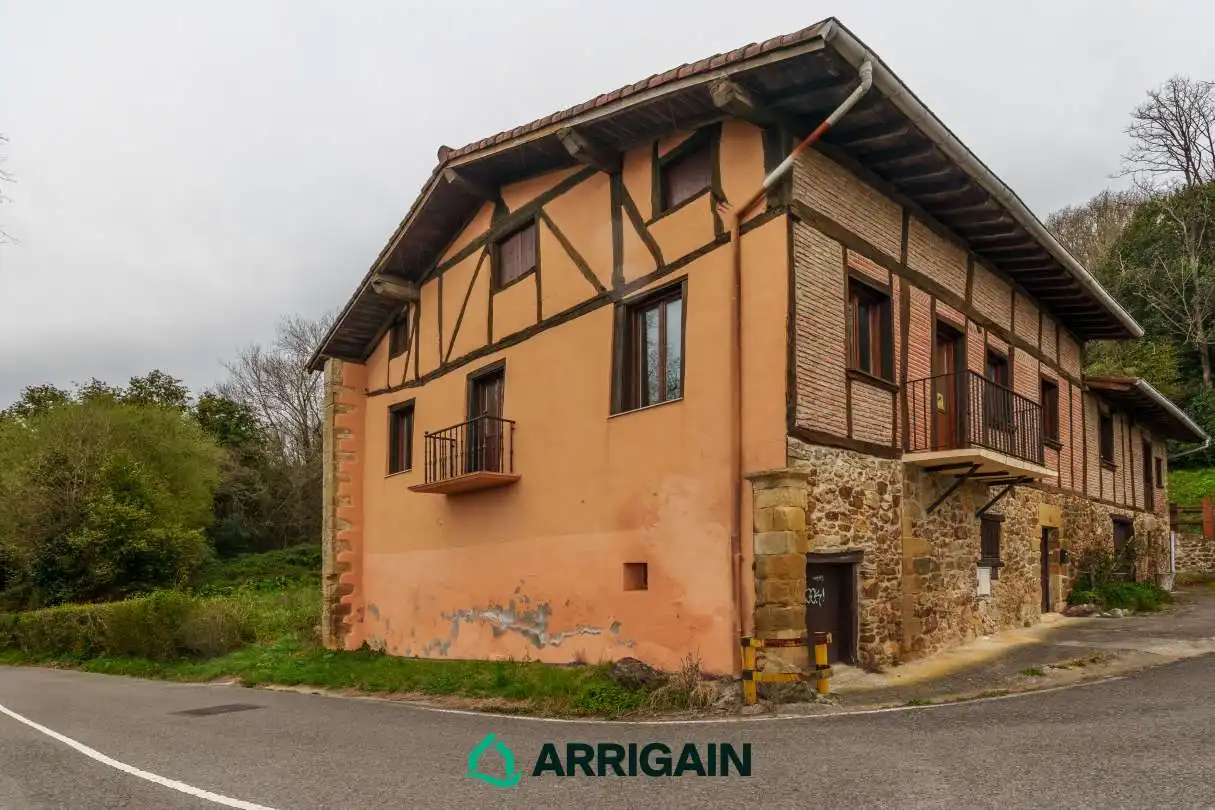 Vista exterior de Casa o xalet en venda en Donostia - San Sebastián  amb Calefacció, Jardí privat i Traster