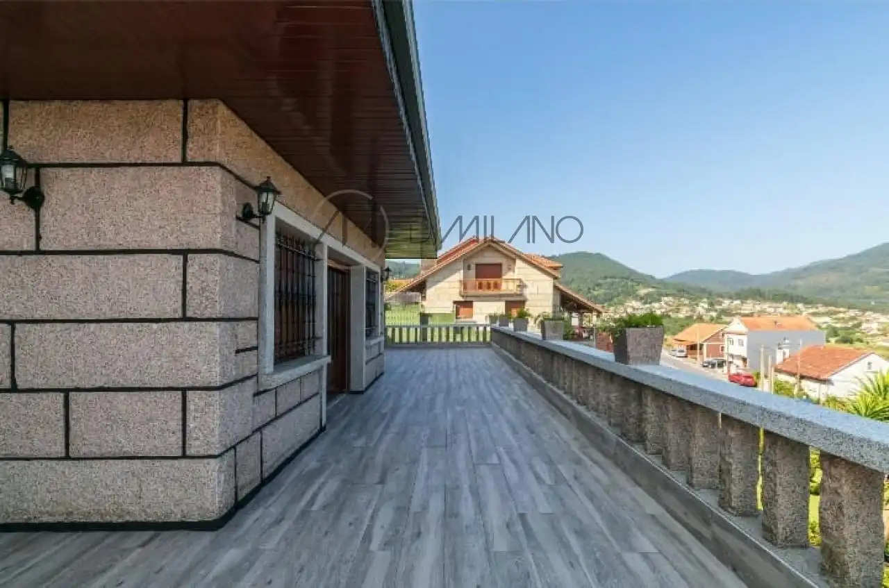 Terrassa de Casa o xalet en venda en Moaña amb Calefacció, Jardí privat i Terrassa