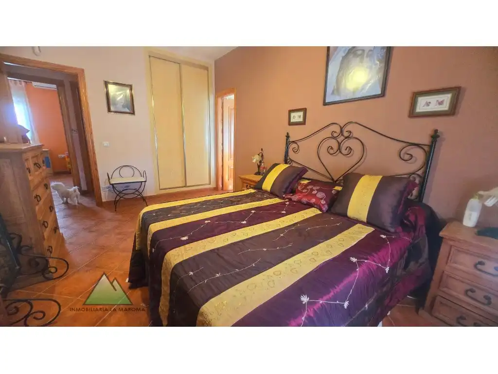 Dormitori de Casa o xalet en venda en Alcaucín amb Jardí privat i Terrassa