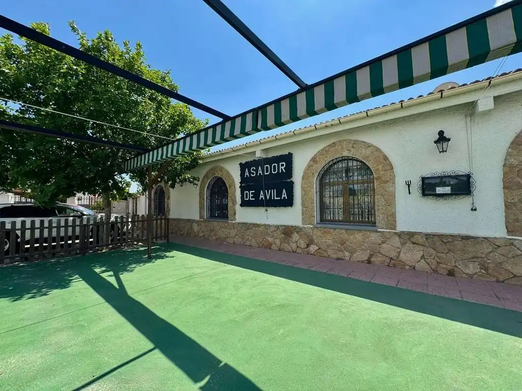 Vista exterior de Local en venta en El Fresno con Calefacción y Terraza