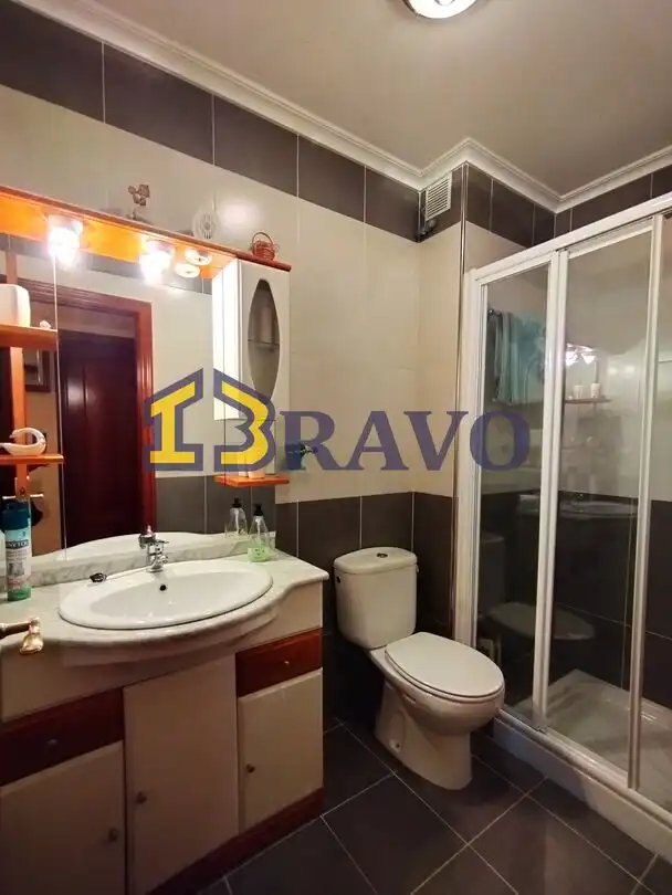 Baño de Casa adosada en venta en Medina de Pomar con Calefacción, Jardín privado y Terraza