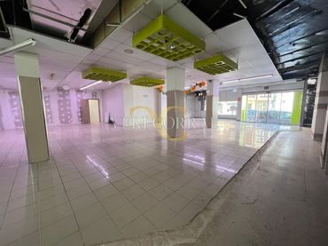 Local comercial en alquiler en Calle Román Romano