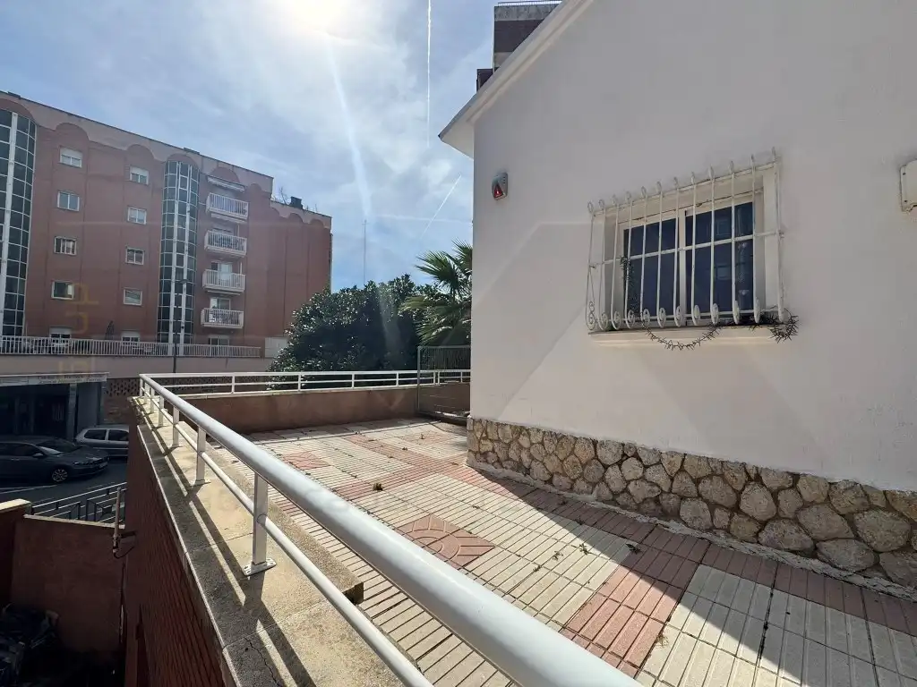 Vista exterior de Casa o xalet en venda en Tarragona amb Aire condicionat, Forn i Rentadora