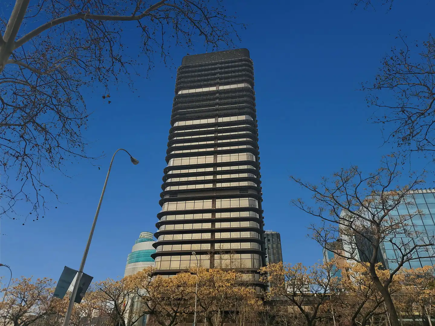 Außenansicht von Büro zur Miete in Madrid mit Klimaanlage, Heizung und Möbliert