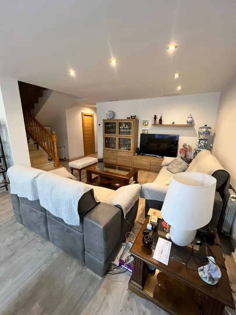 Wohnzimmer von Einfamilien-Reihenhaus zum Verkauf in Sagunto / Sagunt mit Klimaanlage, Heizung und Terrasse