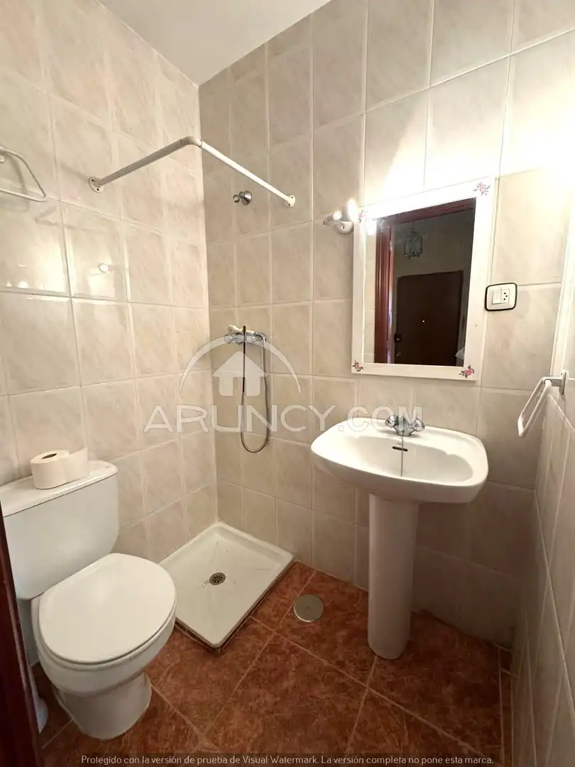 Baño de Casa adosada en venta en Alcalá de Guadaira con Aire acondicionado, Terraza y Trastero