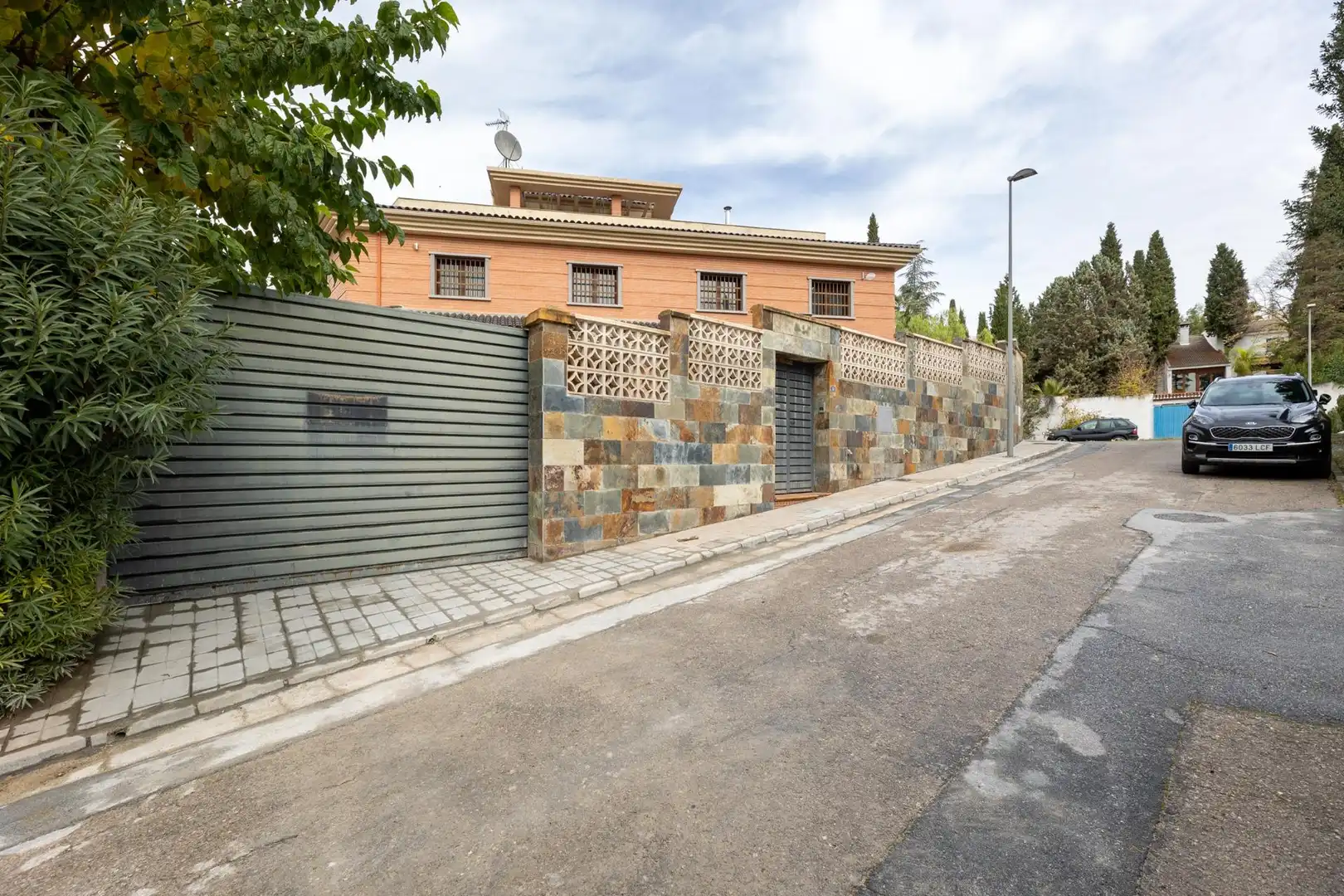 Vista exterior de Casa o chalet en venta en Albolote con Terraza, Trastero y Piscina