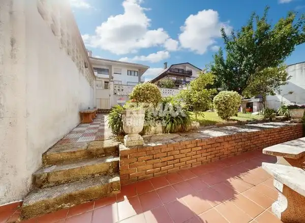 Jardí de Casa o xalet en venda en Nigrán amb Calefacció, Jardí privat i Parquet