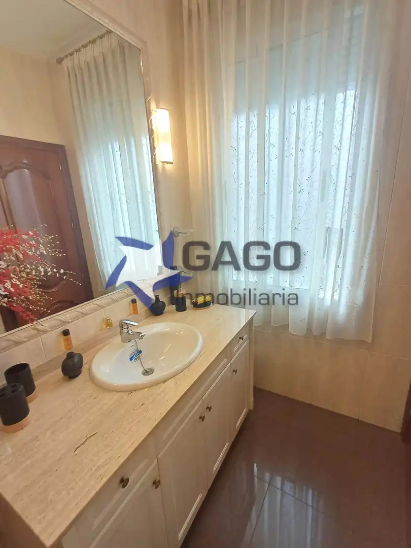 Badezimmer von Wohnung zum Verkauf in Córdoba mit Heizung, Terrasse und Möbliert