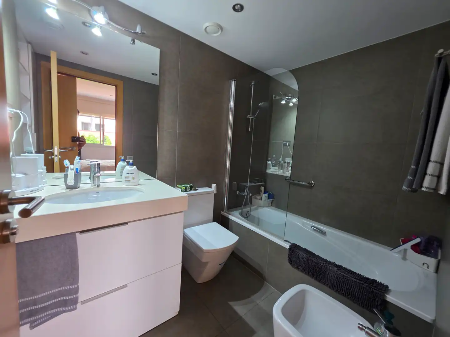 Baño de Piso en venta en Barcelona con Aire acondicionado, Calefacción y Jardín privado