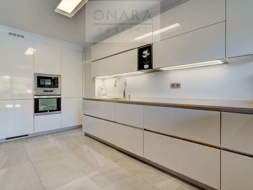 Cocina de Casa adosada en venta en Hondarribia con Jardín privado y Piscina comunitaria