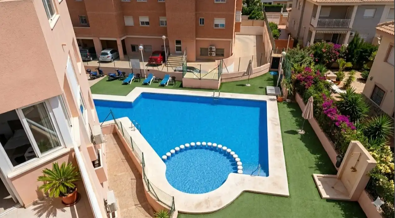 Piscina de Apartamento en venta en La Manga del Mar Menor con Terraza, Piscina y Amueblado