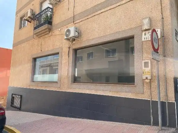Vista exterior de Local de alquiler en El Ejido con Aire acondicionado