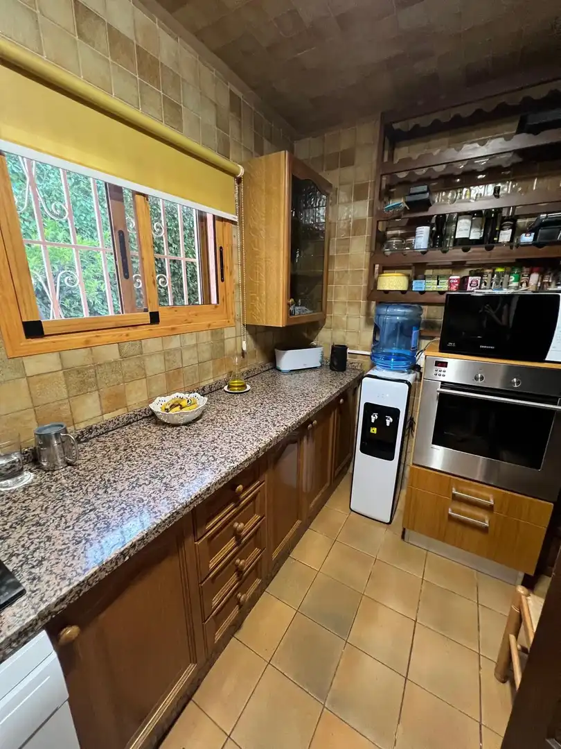 Cuina de Casa o xalet en venda en Benidorm amb Aire condicionat, Terrassa i Traster
