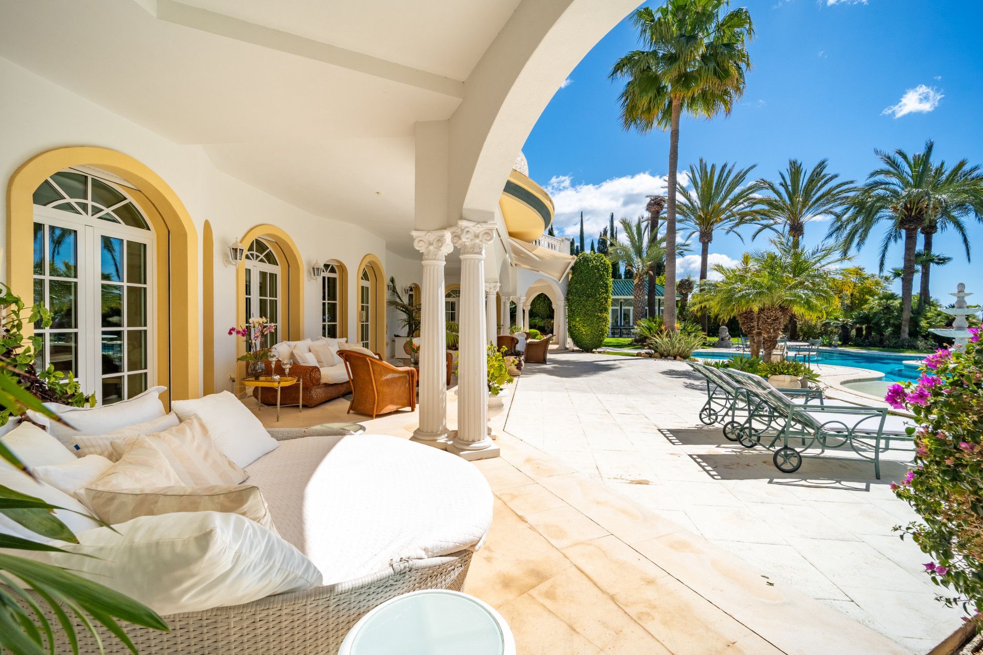 Terrassa de Casa o xalet en venda en Marbella amb Aire condicionat, Calefacció i Jardí privat