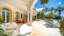 Terrassa de Casa o xalet en venda en Marbella amb Aire condicionat, Calefacció i Jardí privat
