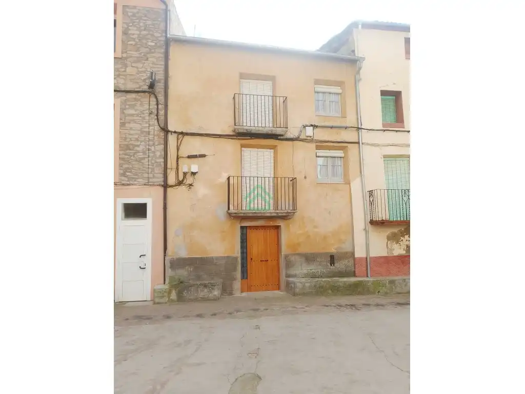 Haus zum Verkauf in Plaza Ramon Marti.Ag.Vilamitjan