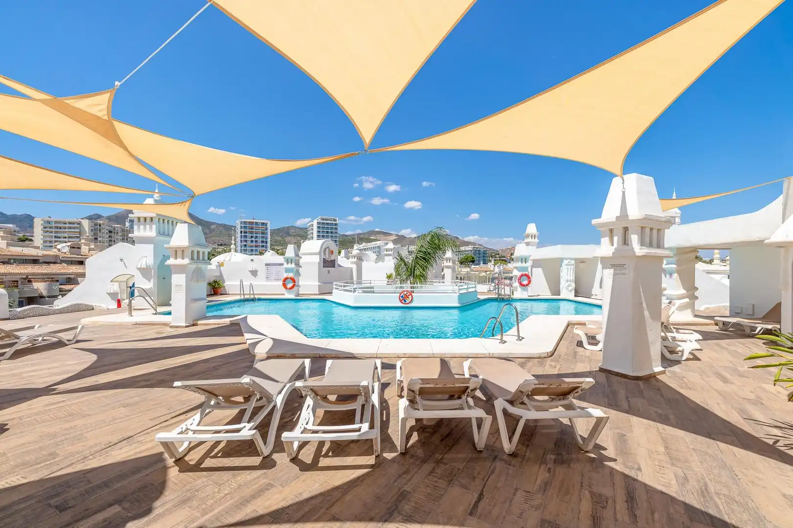 Apartament amb terrassa en venda a Puerto Marina, imagen 28
