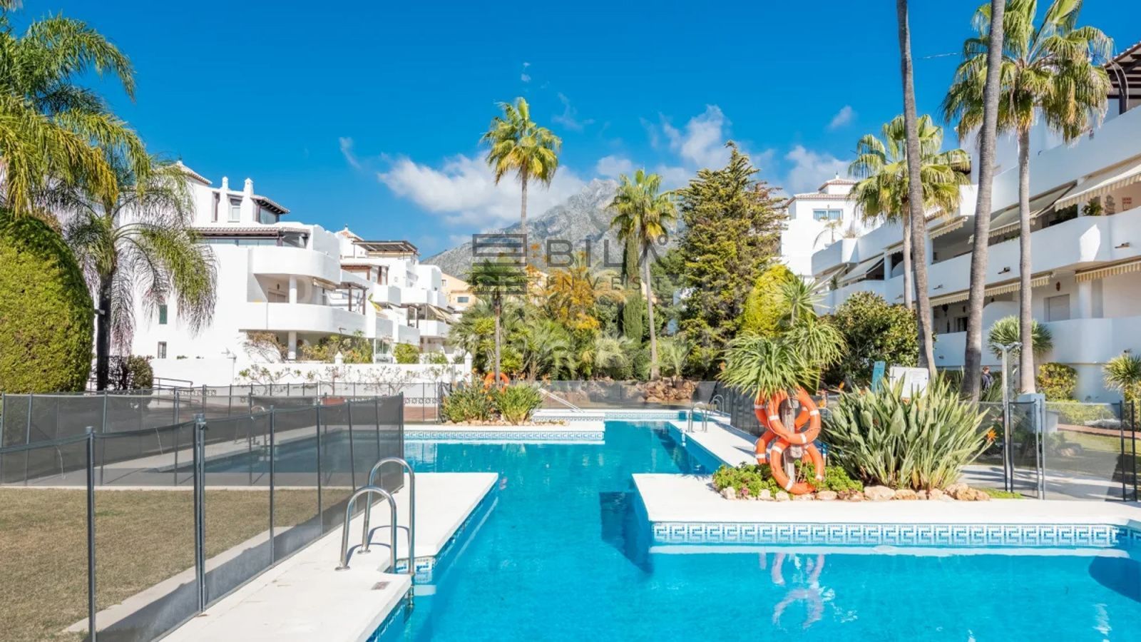 Exterior view of Flat for sale in Marbella  with Air Conditioner, Terrace and Swimming Pool