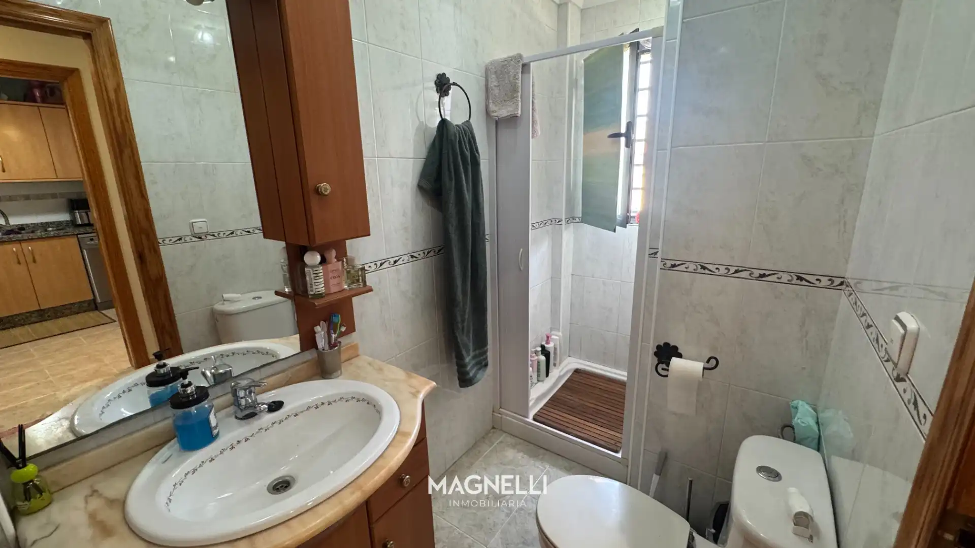 Baño de Casa adosada en venta en Elda con Jardín privado, Amueblado y Balcón
