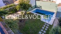 Swimming pool of Single-family semi-detached for sale in Valencina de la Concepción  with Air Conditioner, Heating and Private garden