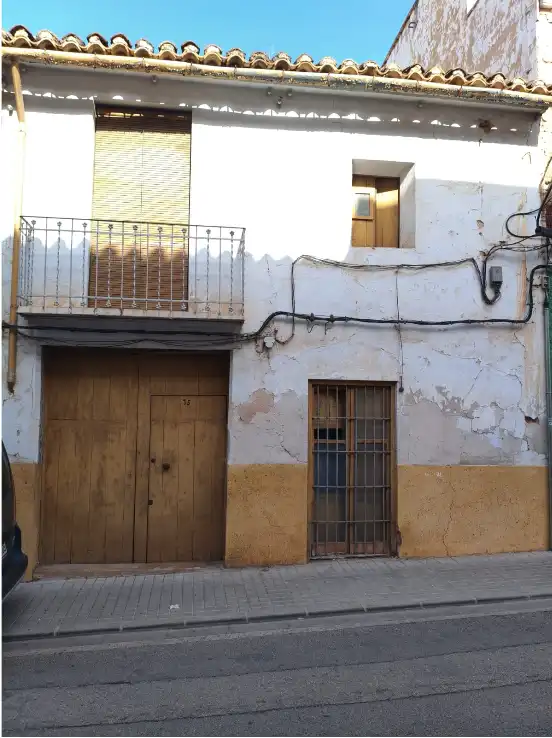 Casa en venda a Calle Chiva 73