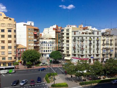 Vista exterior de Pis de lloguer en  Valencia Capital amb Aire condicionat i Balcó