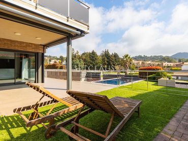 Chalet con balcón en venta en Vallromanes
