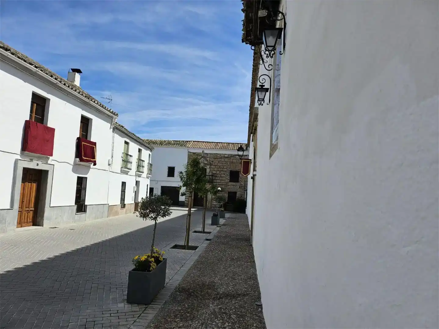 Vista exterior de Casa adosada en venda en Cañete de las Torres amb Balcó