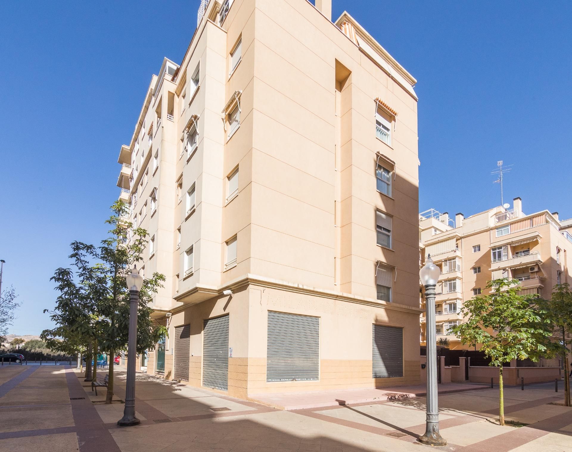 Vista exterior de Àtic en venda en Elche / Elx amb Aire condicionat, Calefacció i Terrassa