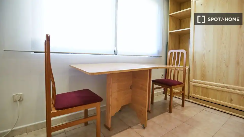 Comedor de Piso de alquiler en Madrid con Aire acondicionado, Calefacción y Amueblado