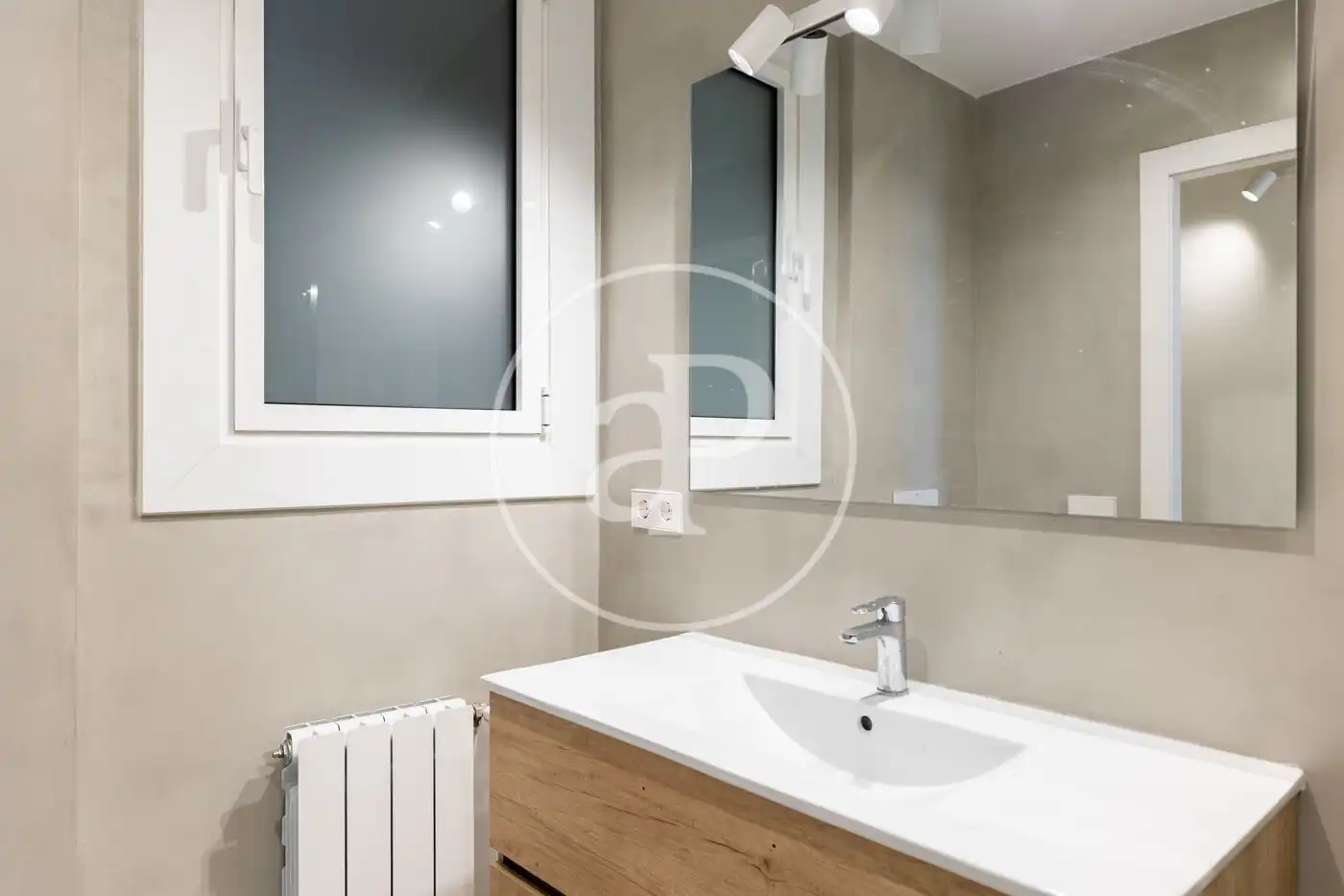 Baño de Piso en venta en Barcelona con Aire acondicionado, Calefacción y Balcón