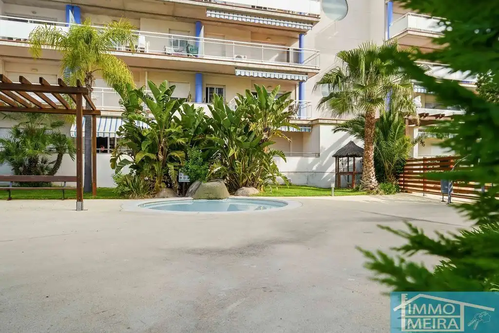 Vista exterior de Apartamento en venta en Roses con Aire acondicionado, Calefacción y Terraza