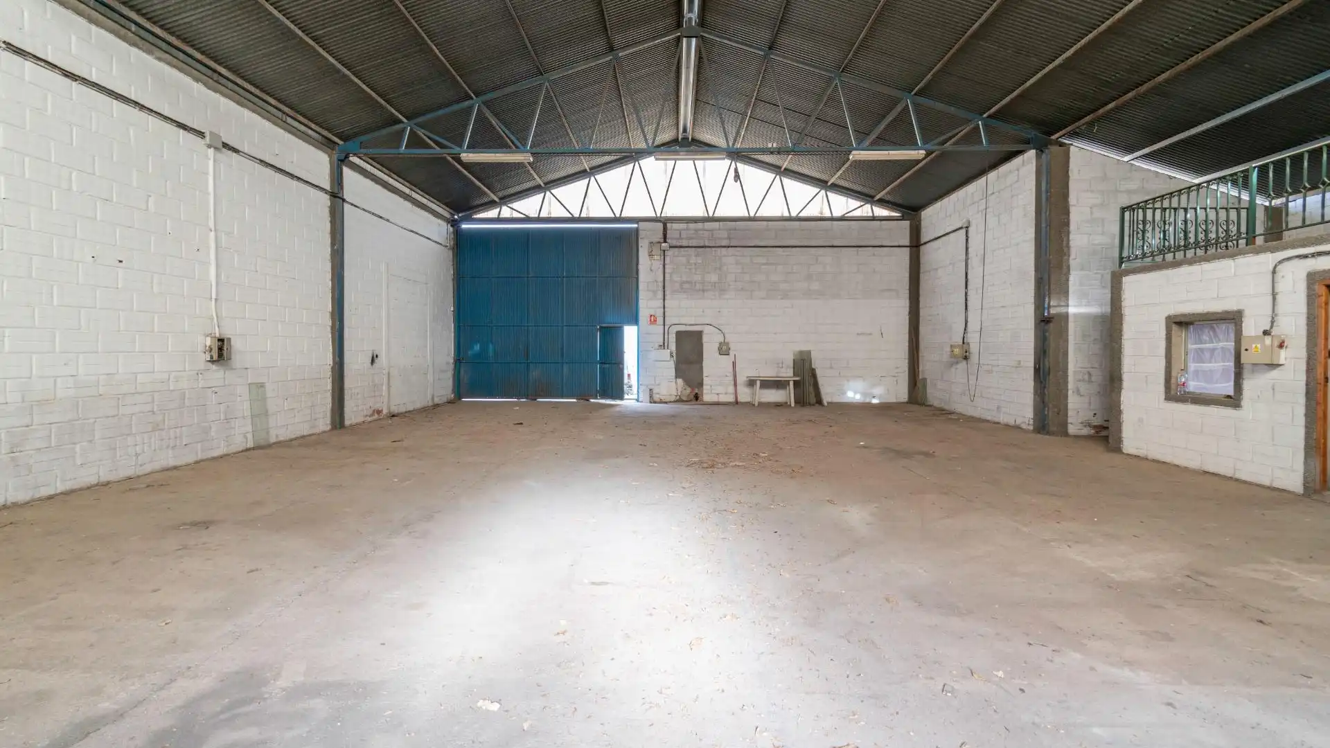 Fabrikhallen zum Verkauf in Jun