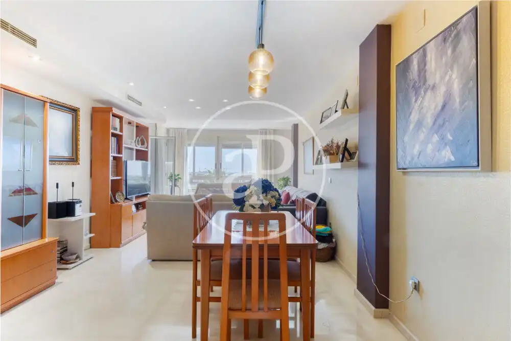 Piso en venta en Avinguda Cardenal Vicent Enrique I Tarancó, Piscinas