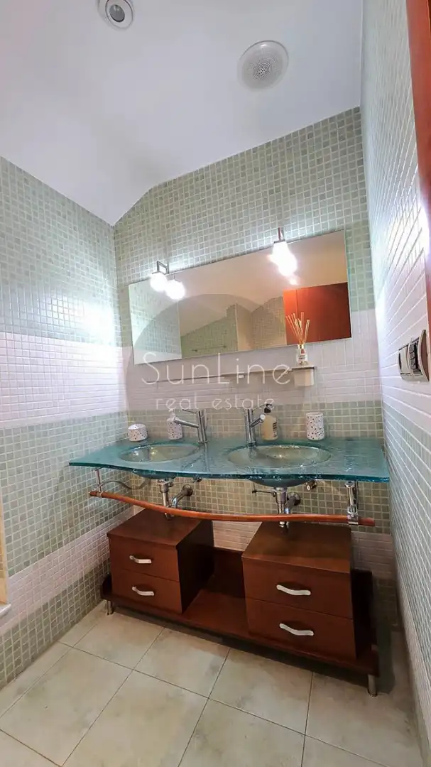 House with pool for sale in Carrer Font de la Carrasquera, imagen 148