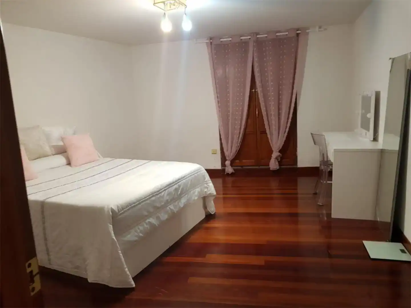 Habitación de Planta baja en venta en Burgo de Osma - Ciudad de Osma con Parquet, Amueblado y Horno