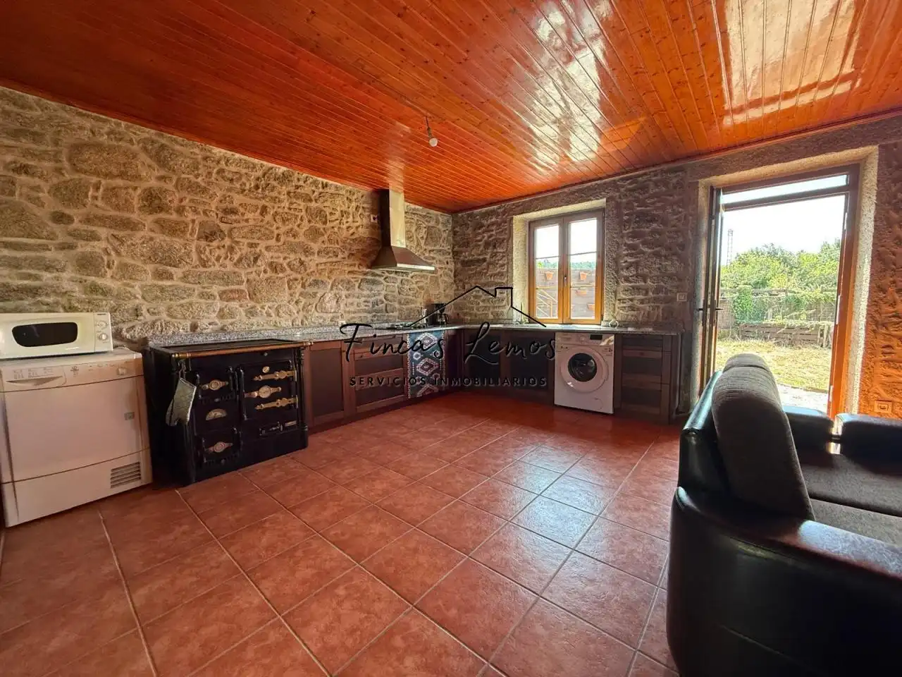 Cocina de Casa o chalet en venta en Vimianzo con Calefacción, Jardín privado y Terraza